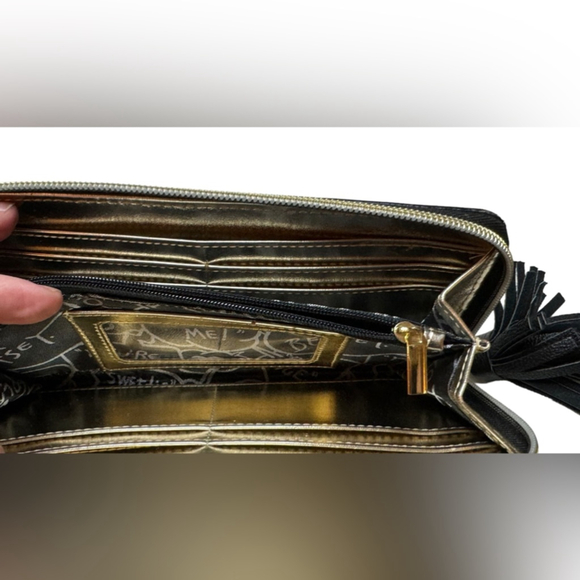 BETSEY JOHNSON Wallet - Picture 2 of 8